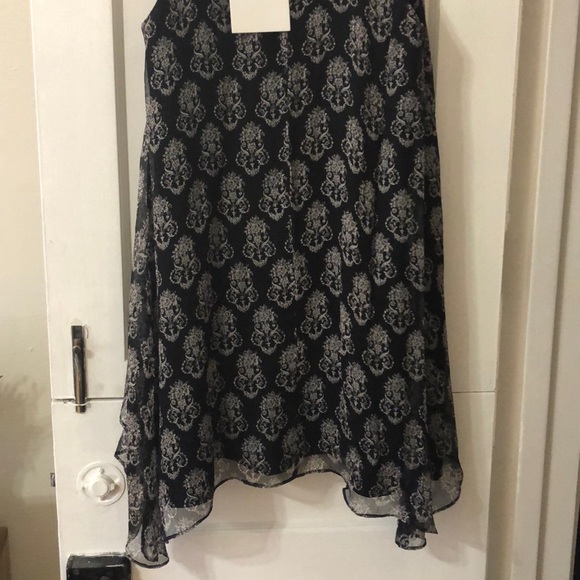 Luxe Deluxe Silk Strappy Top Flower Motif - Picture 4 of 4